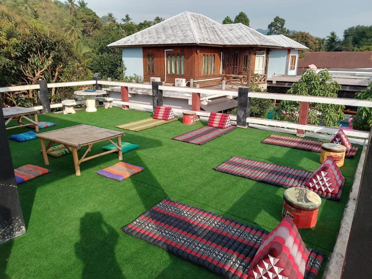 Billabong Hotel And Cafe Baan Tai Exterior photo