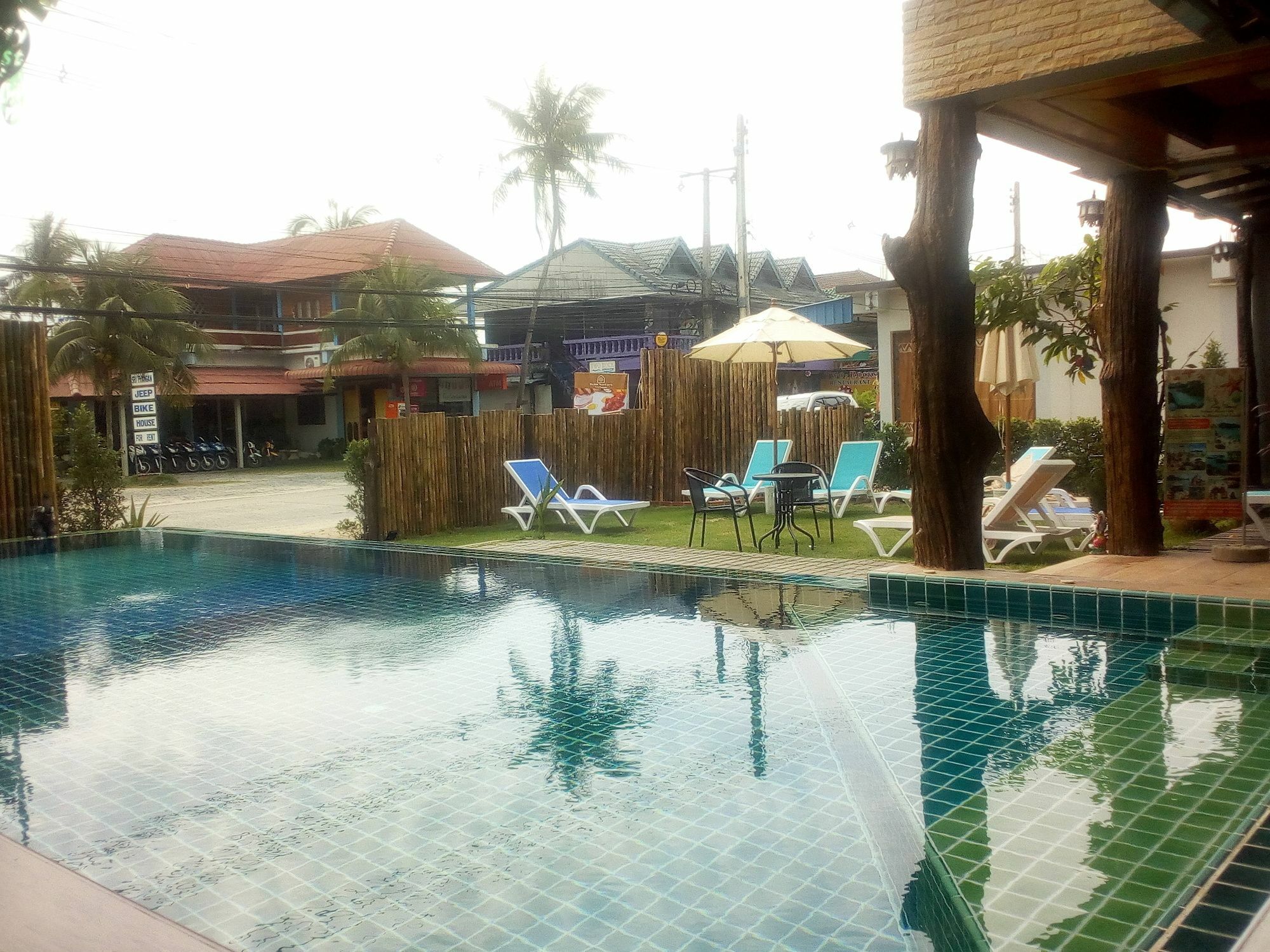 Billabong Hotel And Cafe Baan Tai Exterior photo
