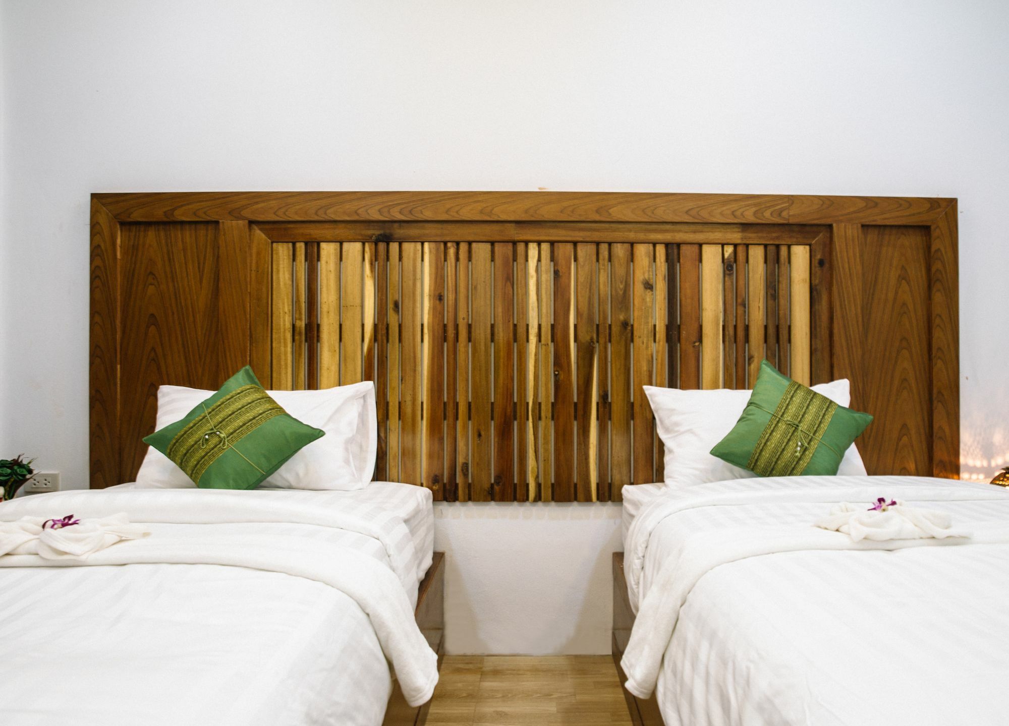 Billabong Hotel And Cafe Baan Tai Exterior photo