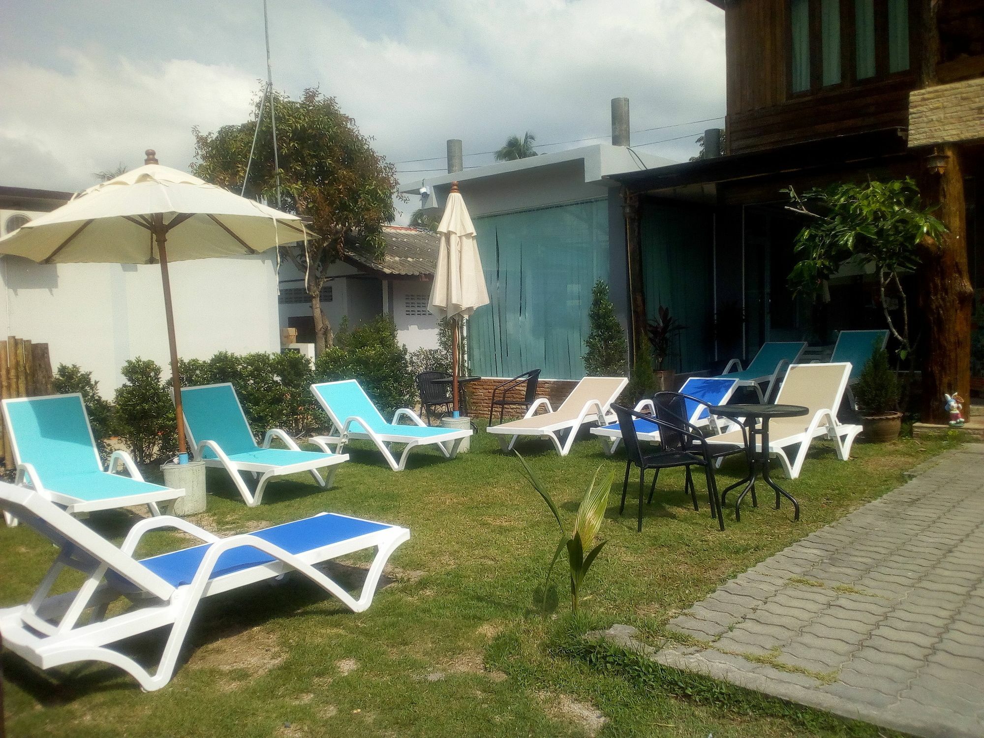 Billabong Hotel And Cafe Baan Tai Exterior photo